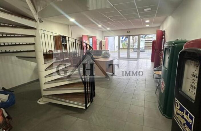 BATIMENT D'ACTIVITE A VENDRE 3573 M² — photo 3