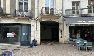 Garage   m² à louer à Poitiers (86000)