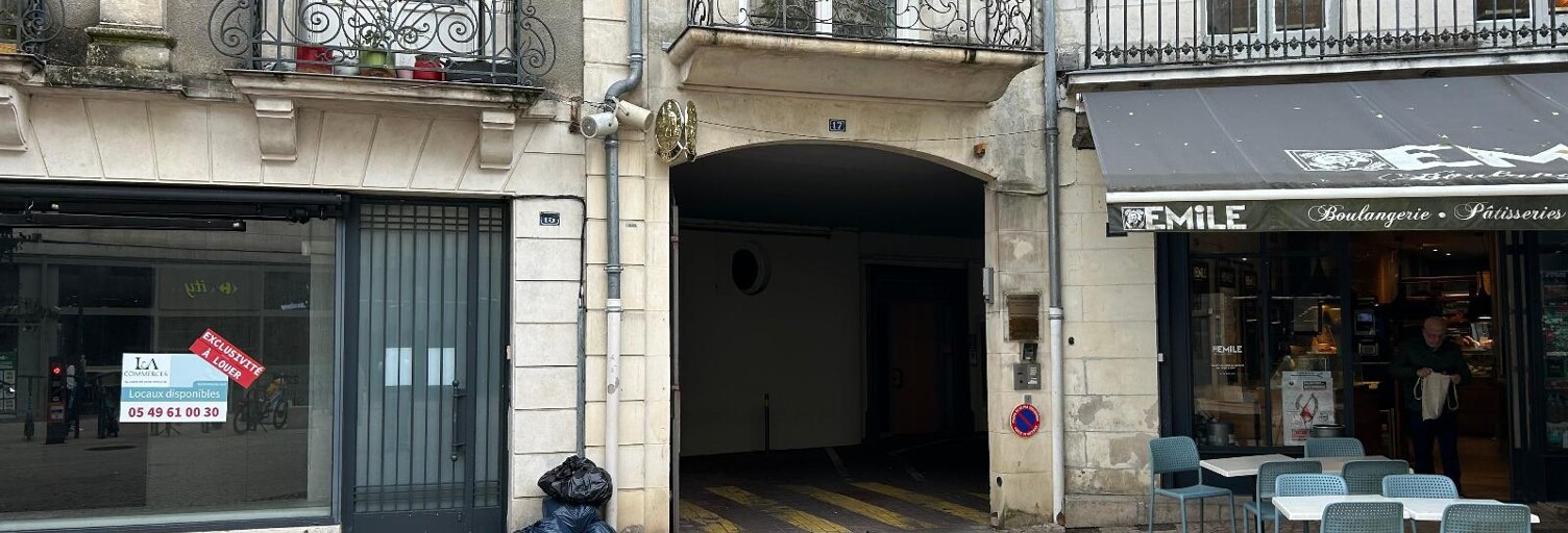 Garage   m² à louer à Poitiers (86000)