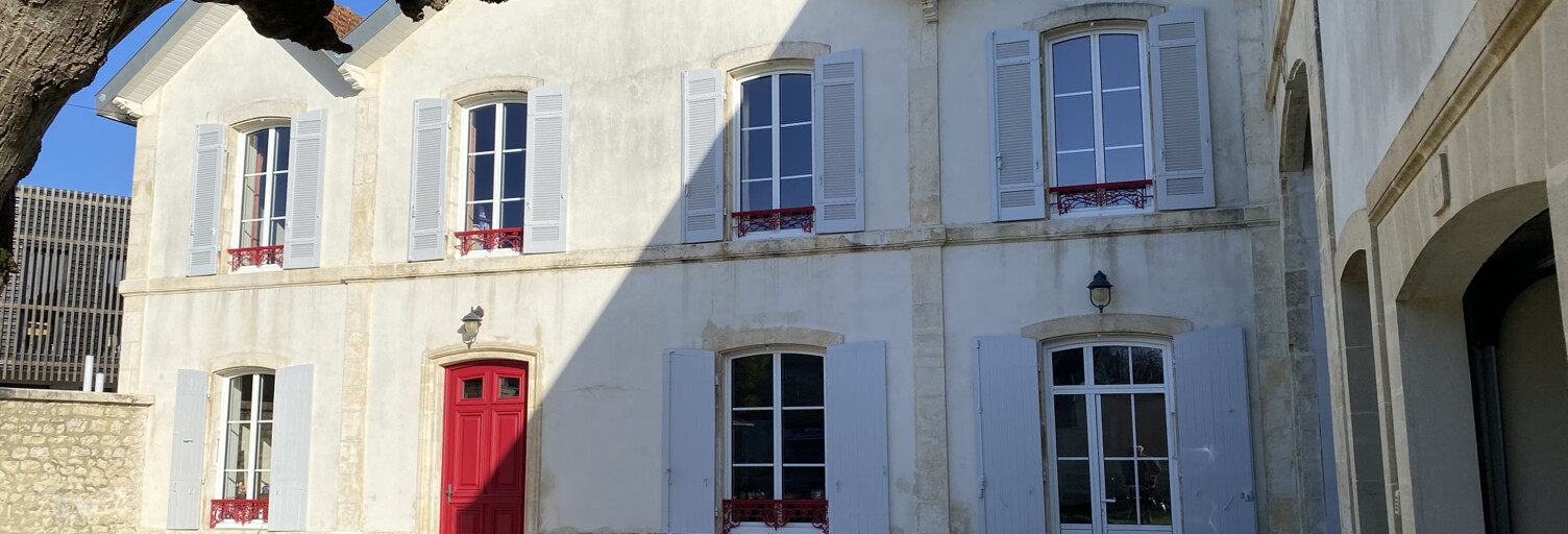 Maison 8 Pièces 210 m² à vendre à Saint-Jean-d'Angély (17400)