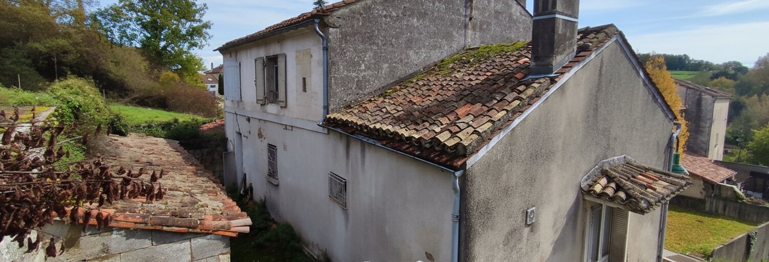 Maison 8 Pièces 145 m² à vendre à Vœuil-et-Giget (16400)