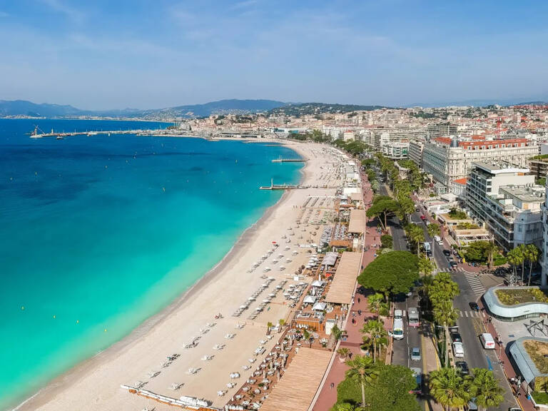 CANNES CENTRE T4 BOURGEOIS 124 M2 REZ-DE-JARDIN PLEIN SUD TE — photo 1