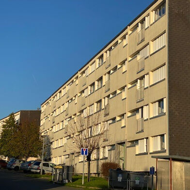 Appartement 5 pièces 609 €