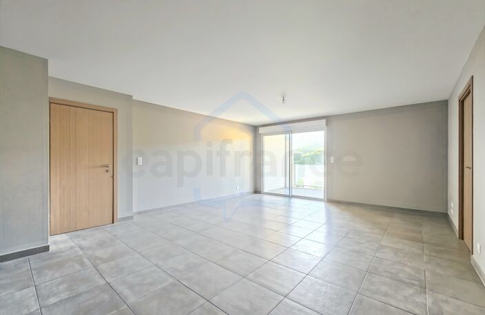 AJACCIO (20) ROCADE - T3 67 m² avec terrasse 18 m², ascenseur, parking sous-sol et vue dégagée — photo 5