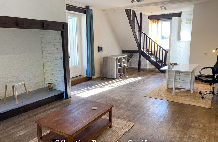 Dordogne (24) Maison à vendre 5 pièces LA COQUILLE (24), 3 chambres, dépendance, terrain 400m2, beaux volumes — photo 2