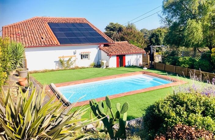 Maison DE CARACTERE Rénovée avec piscine chauffée -  LA BASTIDE CLAIRENCE (64) — photo 2