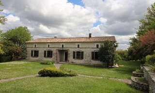 Maison 8 Pièces 170 m² à vendre à Châtignac (16480)