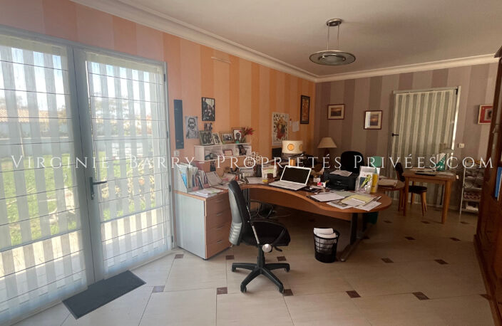 BELLE MAISON T5 DE PLAIN PIED AVEC PISCINE CHAUFFÉE — photo 4