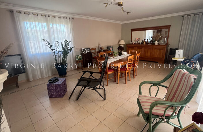 BELLE MAISON T5 DE PLAIN PIED AVEC PISCINE CHAUFFÉE — photo 5