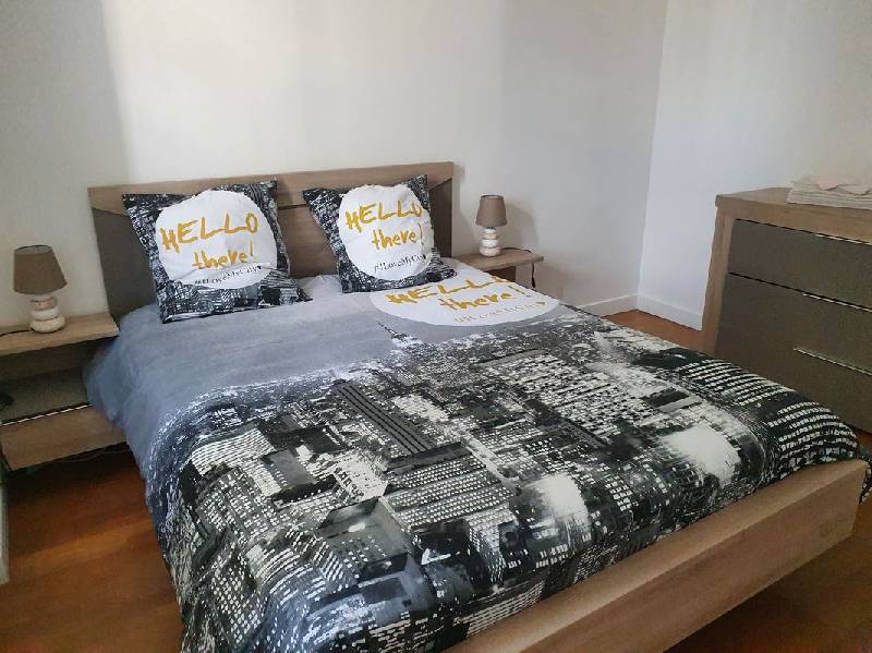 Photo Location T4 80 m² à Norges-la-Ville 1 000 ¤ CC /mois image 2/3