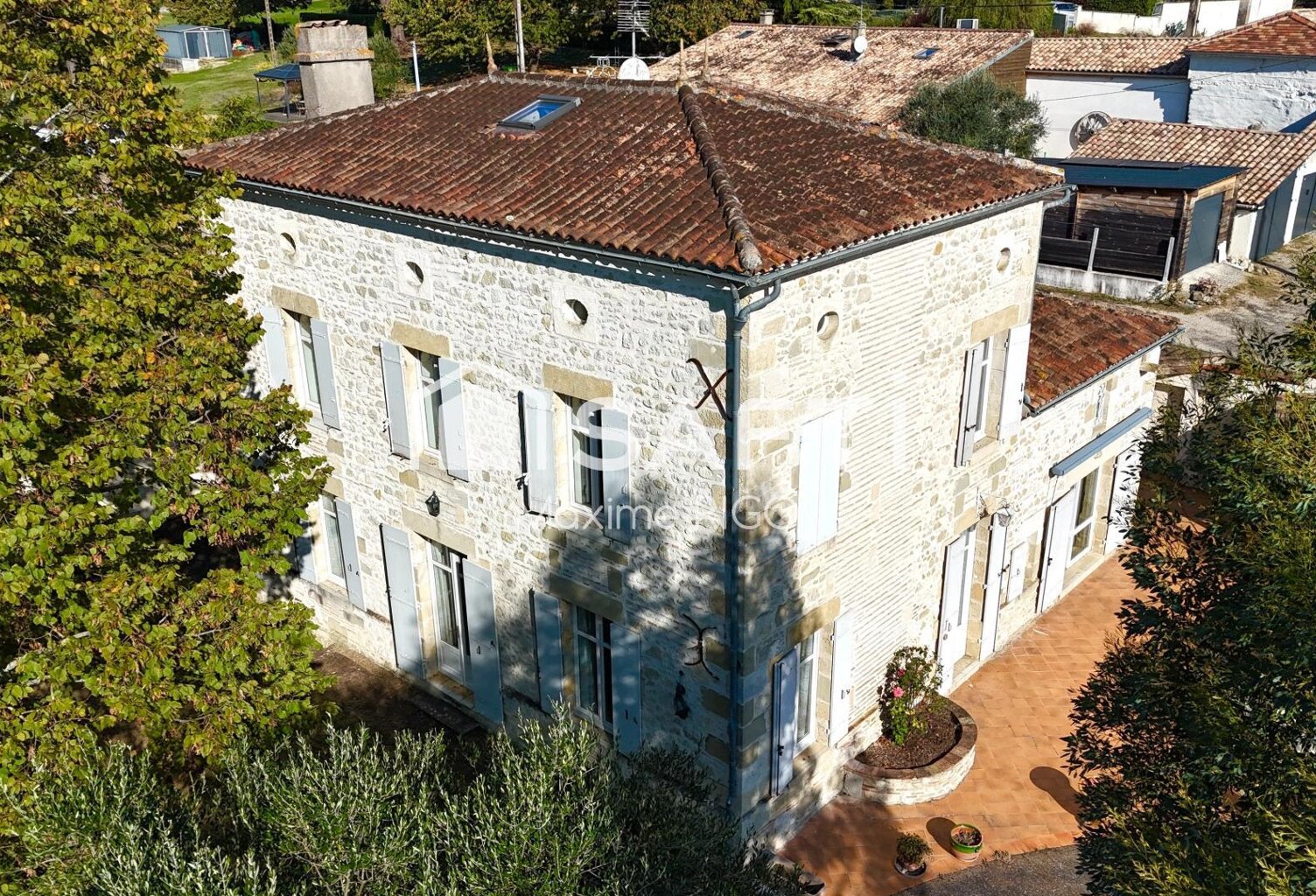 Maison en pierre 8 pièces 284m² — photo 1