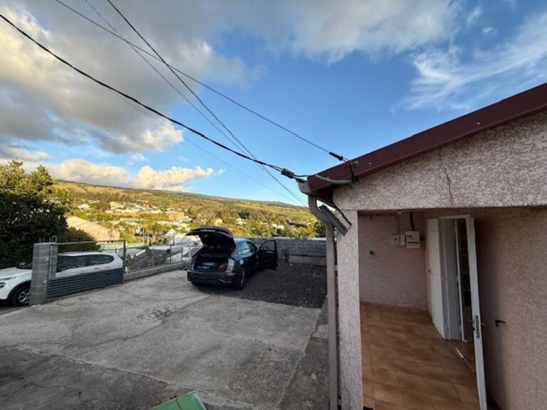 Maison à vendre 4 pièces - Le Tampon - Bras Creux — photo 1
