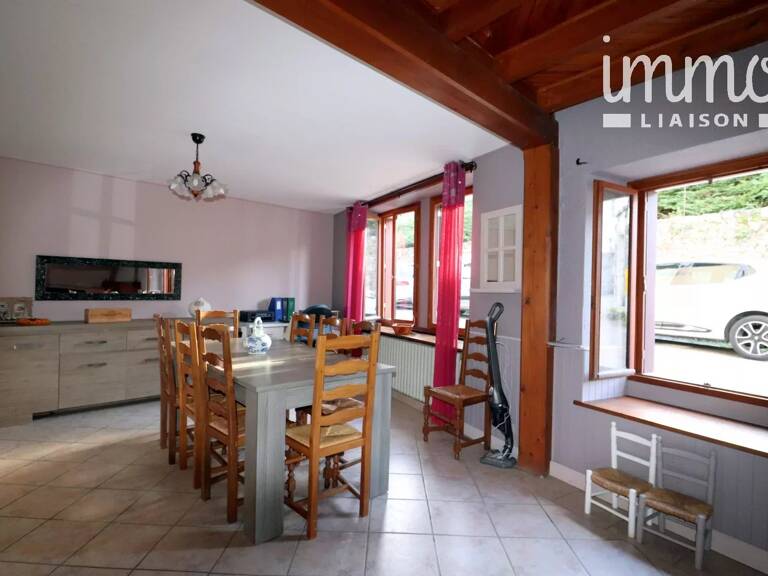 Maison de 130 m2 à rénover avec dépendances de 110 m2 — photo 1