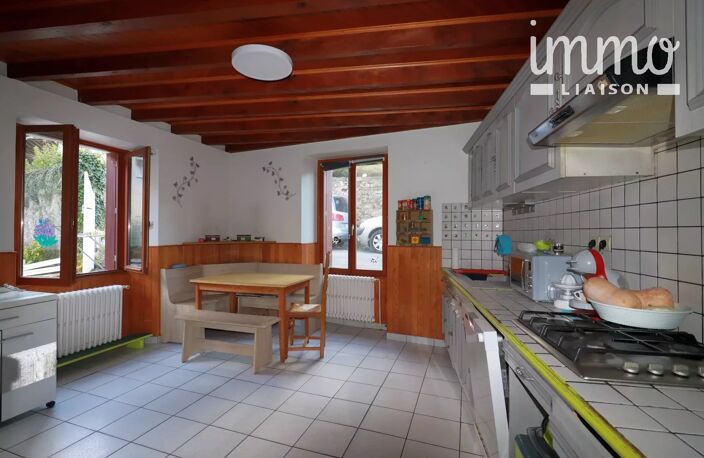 Maison de 130 m2 à rénover avec dépendances de 110 m2 — photo 2