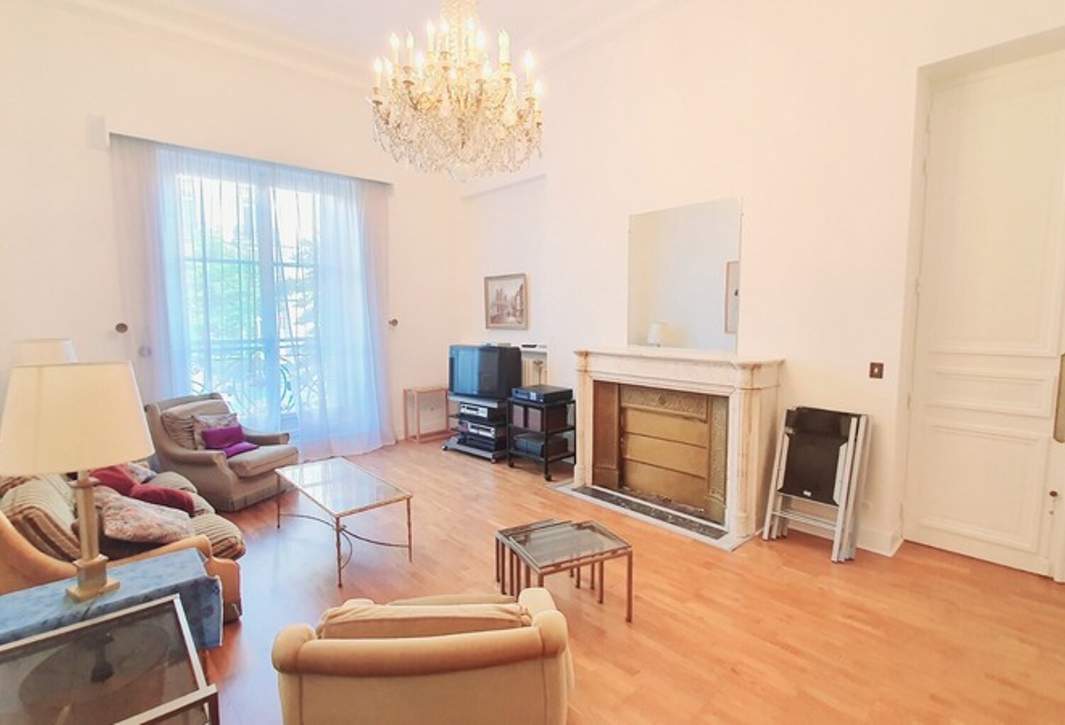 Dpt Paris (75), à vendre PARIS 8EME ARRONDISSEMENT appartement T2 de 85 m² — photo 1