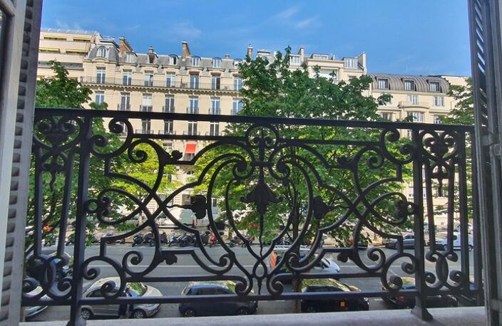 Dpt Paris (75), à vendre PARIS 8EME ARRONDISSEMENT appartement T2 de 85 m² — photo 2