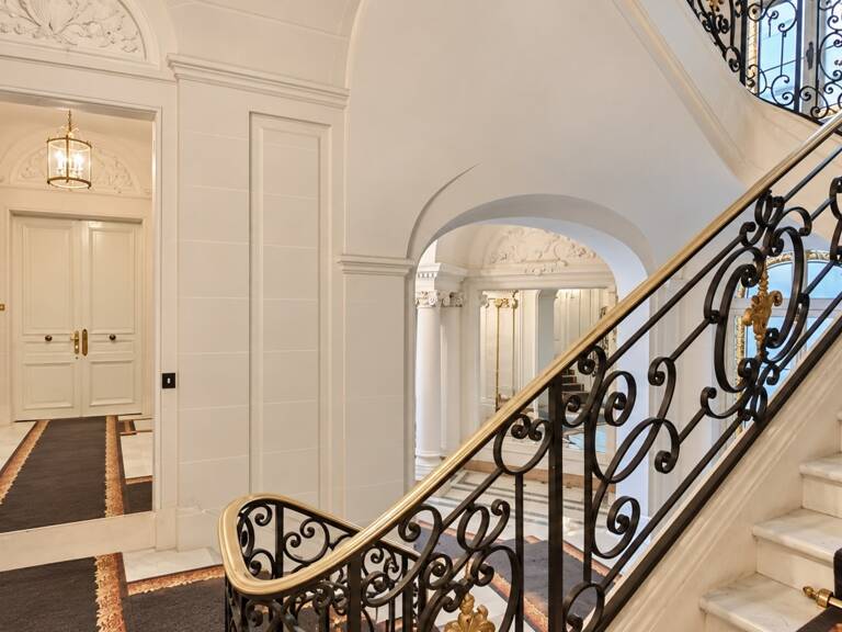 Dpt Paris (75), à vendre PARIS 8EME ARRONDISSEMENT appartement T2 de 85 m² — photo 1