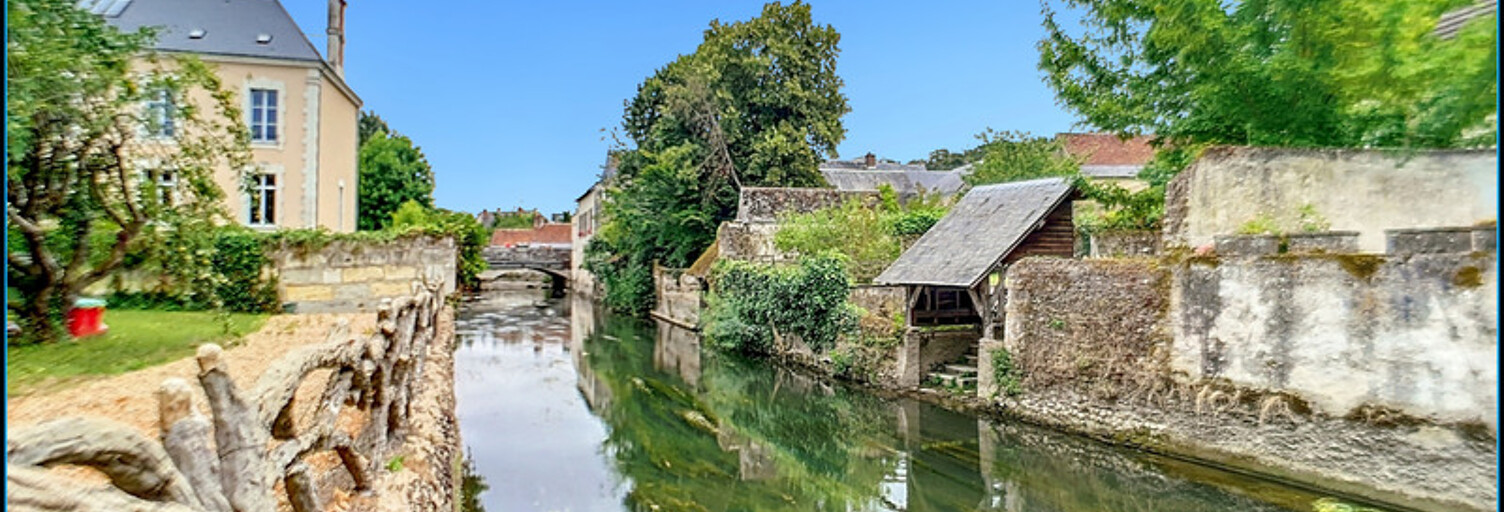 Maison 10 Pièces 218 m² à vendre à La Chartre-sur-le-Loir (72340)