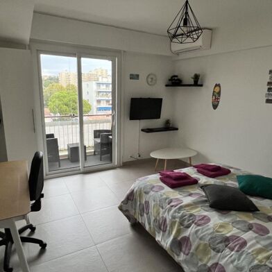 Appartement 1 pièces 900 €