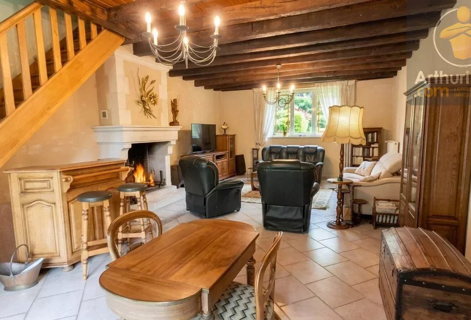 Maison de caractère avec dépendances sur 1,4 hectare arboré — photo 1