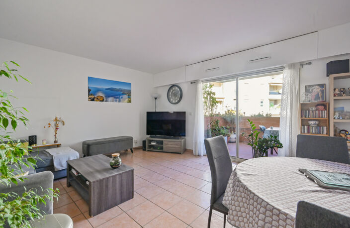 GRAND TYPE 2 TERRASSE CENTRE AUBAGNE — photo 5