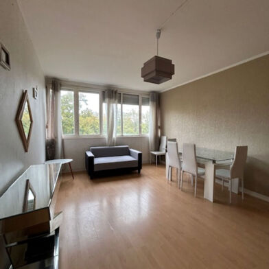 Appartement 3 pièces 855 €