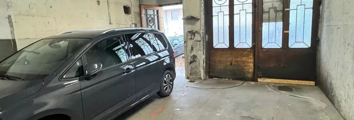 Garage   m² à louer à Lyon 4 (69004)