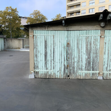 Garage  34000 €