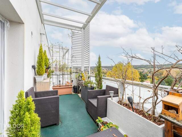Albigny-sur-Saône: DERNIER ETAGE - GARAGE EN SOUS SOL - PARKING PIVRATIF - VUE PANORAMIQUE - BALCON DE 11m2 — photo du bien