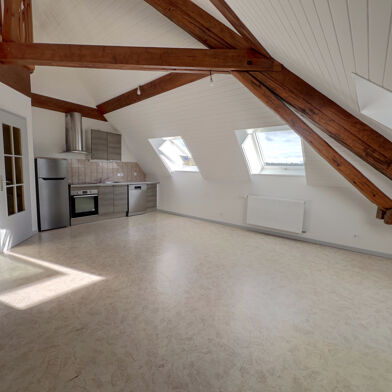 Appartement 3 pièces 715 €