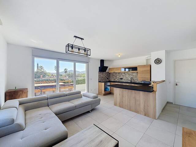 À vendre - Charmant T2 lumineux de 43 m² — photo du bien