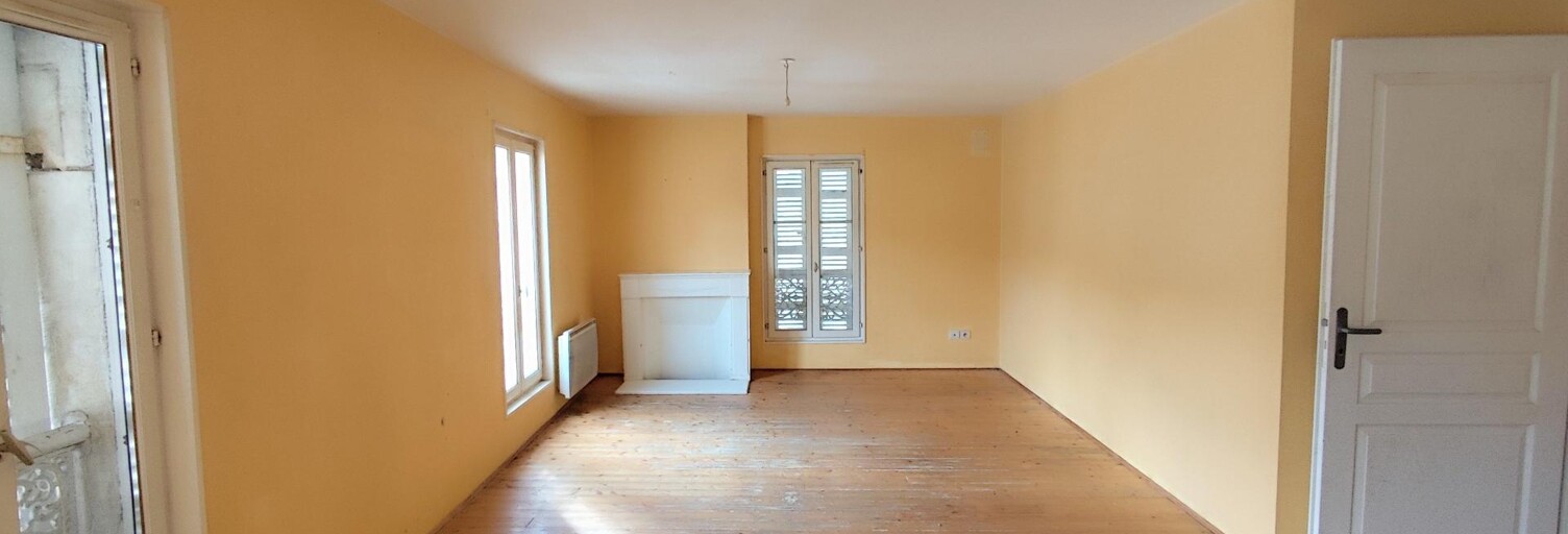 Immeuble  125 m² à vendre à Saint-Jean-d'Angély (17400)