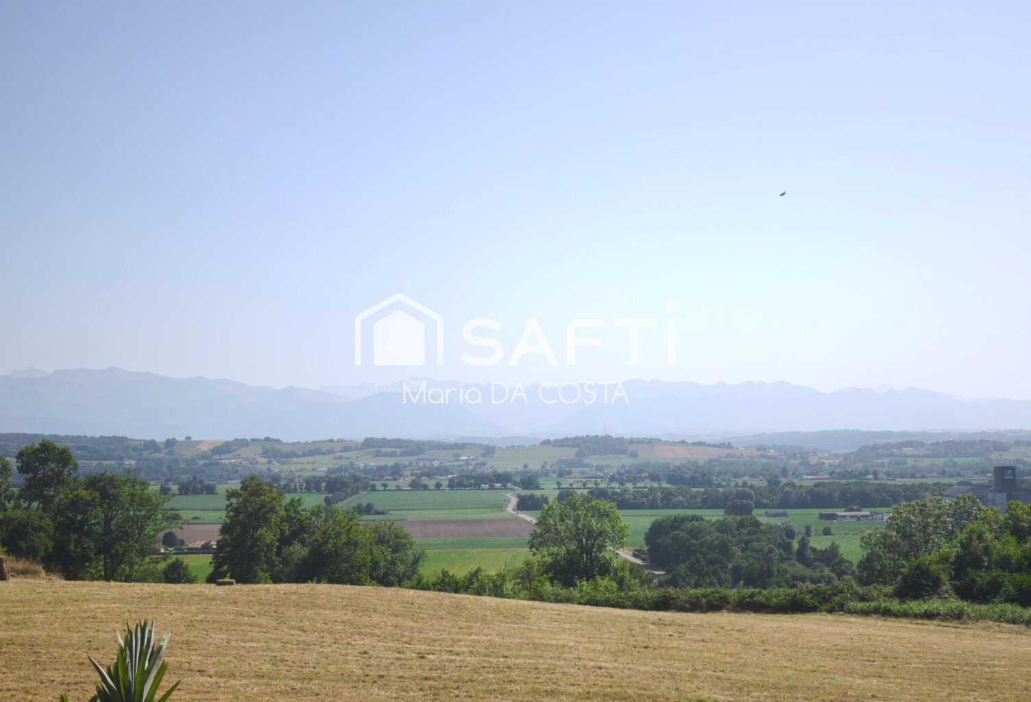 Propriété béarnaise d'exception avec granges historiques, dépendances et vue sur les Pyrénées ! — photo 1