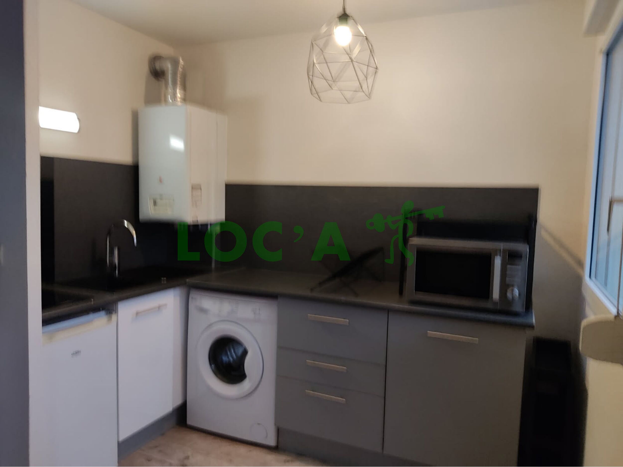 Location Studio 34 m² à Fontaine-Lès-Dijon 670 ¤ CC /mois