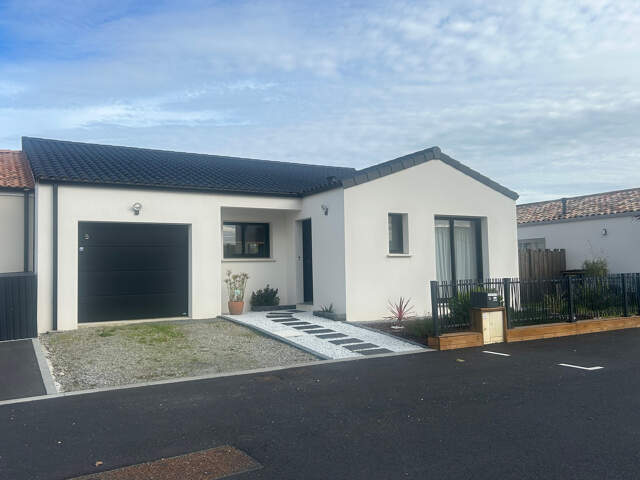 Maison contemporaine de 2024 - 3 chambres dont une suite par — photo du bien
