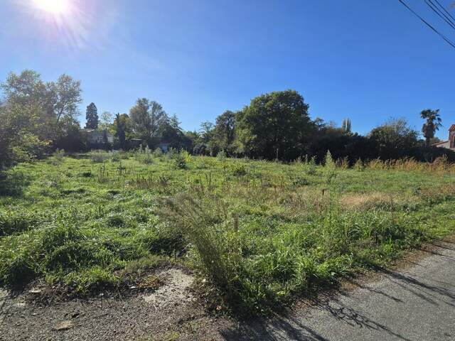 TERRAIN CONSTRUCTIBLE DE 1330 m² — photo du bien