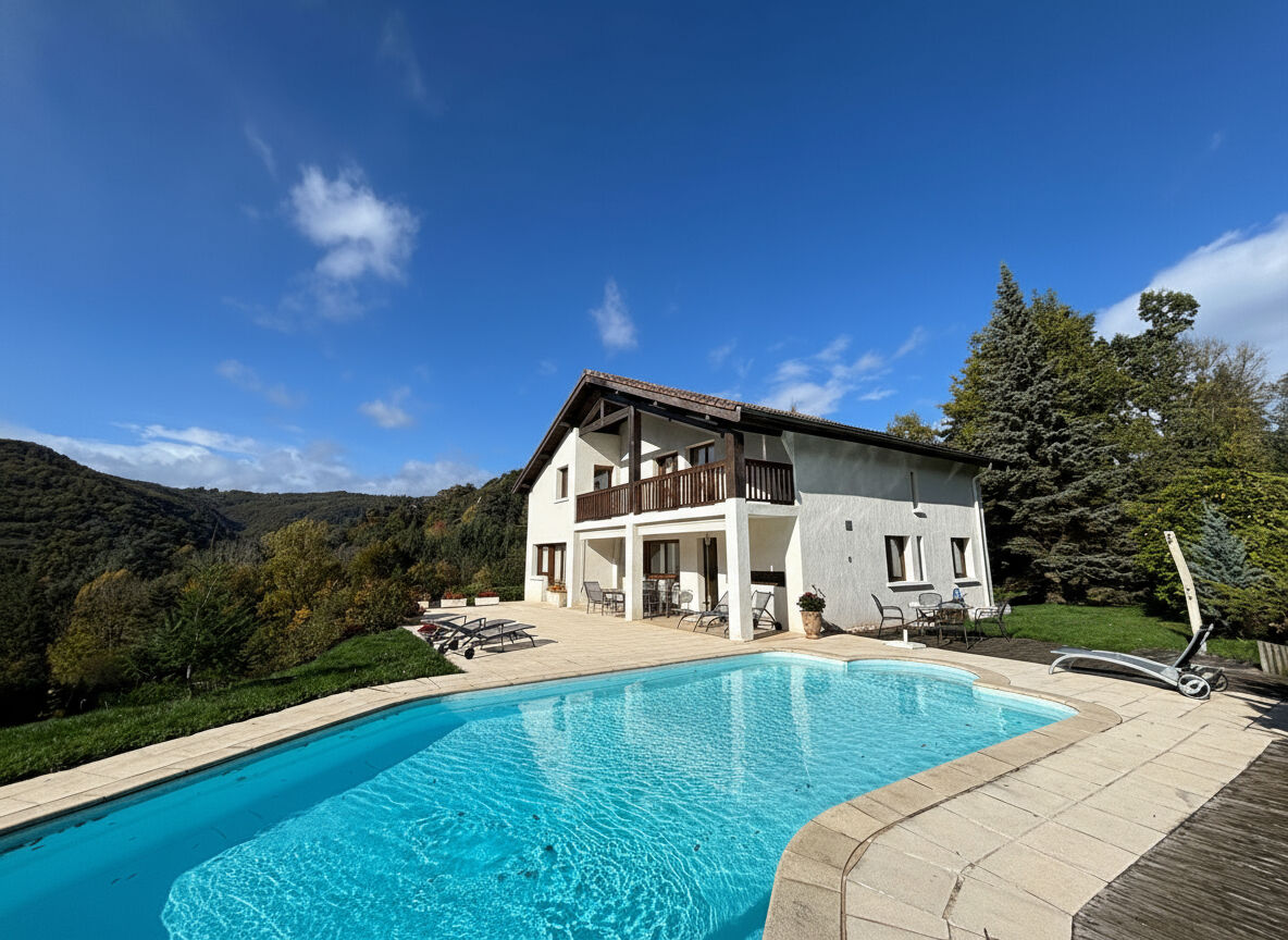 Photo Maison 5 pièce(s) 200 m2 image 4/4