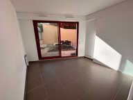 Location Aix 200m de la rotonde LC Gestion vous propose dans une résidence de standing un appartement de type 2 de 40m² avec terrasse 50m² , garage, libre. — photo 4