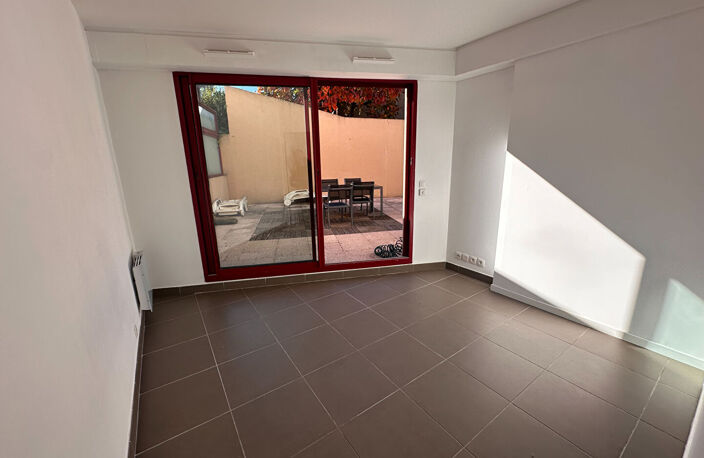 Location Aix 200m de la rotonde LC Gestion vous propose dans une résidence de standing un appartement de type 2 de 40m² avec terrasse 50m² , garage, libre. — photo 4