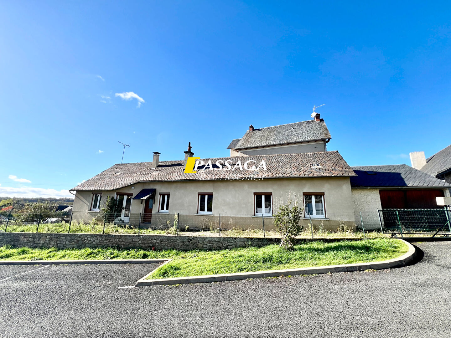 Villa / Maison  T4 à louer Bozouls 12340