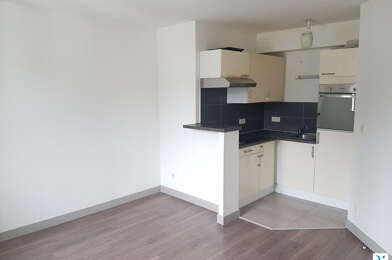 Appartement 3 pièces 745 €