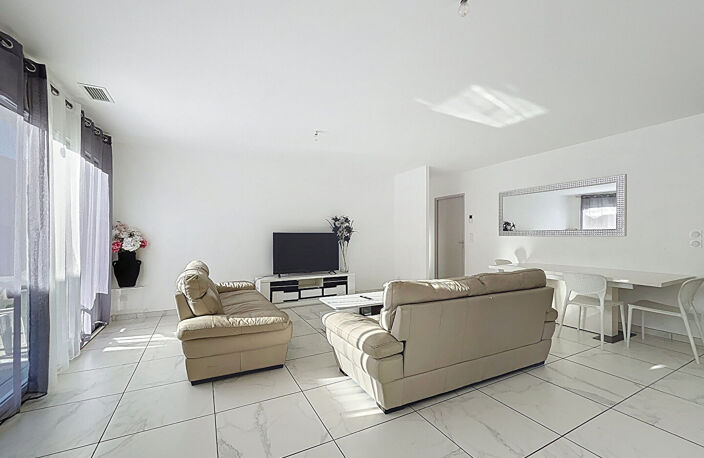 EXCLUSIVITE - VILLA RECENTE DE 93 M² SUR 357 M² DE TERRAIN A 5 MINUTES A PIED DES COMMERCES — photo 4