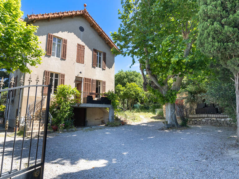 Maison 7 pièces sur 800m2 parcelle 13015 Marseille — photo 1