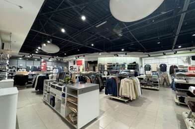 Commerce  925000 €