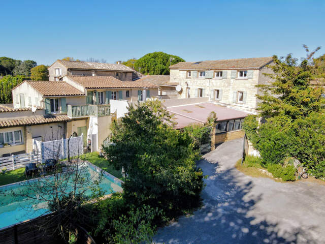 Immeuble à fort potentiel     Emplacement premium à l'entrée d'Uzès — photo du bien