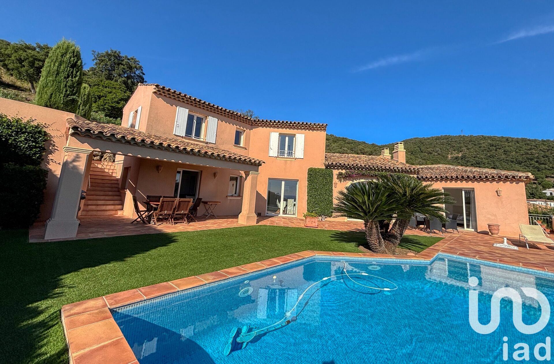 Vente Maison/villa 8 pièces - Photo 2