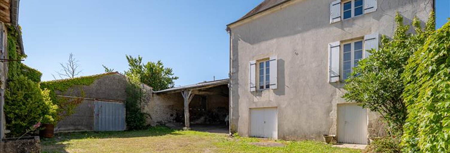 Maison 5 Pièces 111 m² à vendre à Saint-Jean-d'Angély (17400)