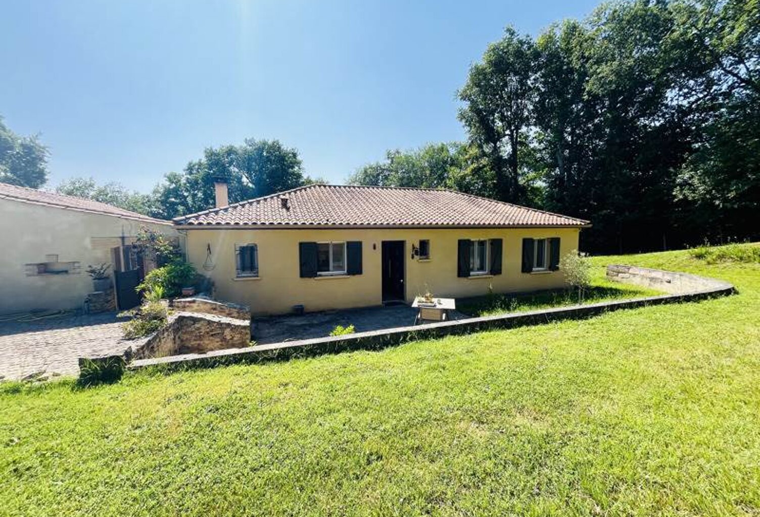 Contemporaine de 5 pièces principales — photo 1