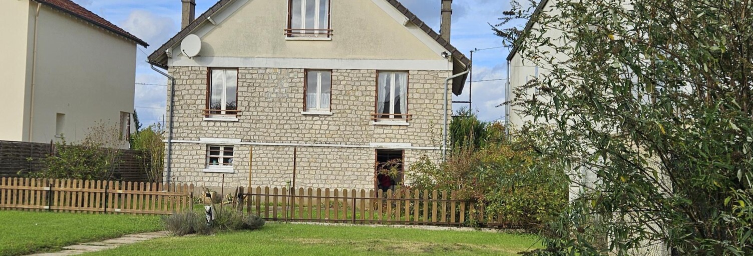 Maison 5 Pièces 97 m² à vendre à Saint-Pierre-lès-Nemours (77140)