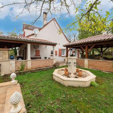 Maison 5 pièces 301815 €